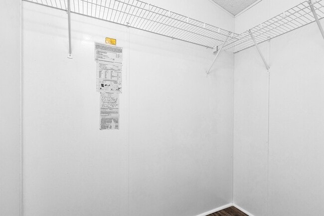 Building Photo - 19339 Forest Ln Cir