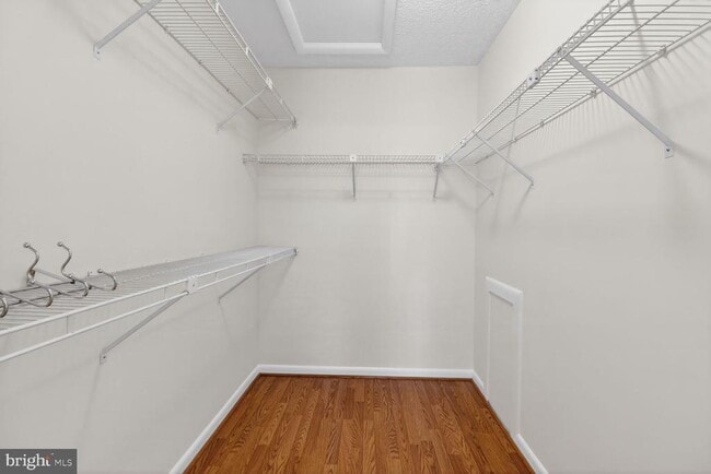 Building Photo - 15 Friendswood Ct