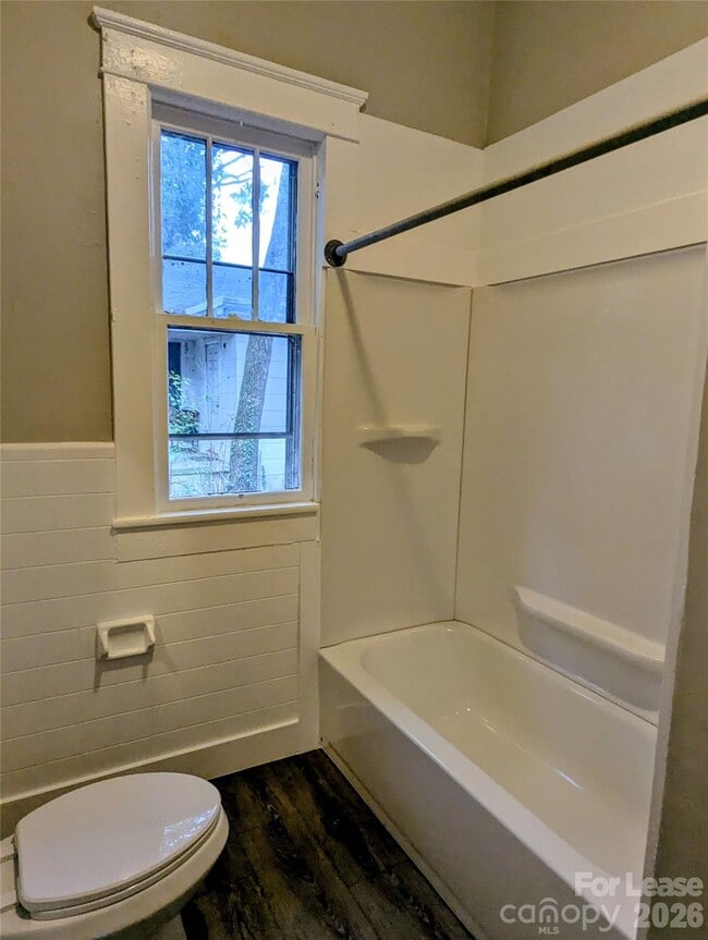 Building Photo - 936 W Front St