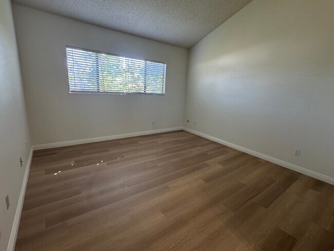 Building Photo - 15220 S Normandie Ave