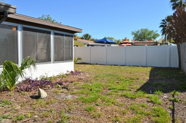 Building Photo - Beautiful 3 bedroom / 2 bath available!