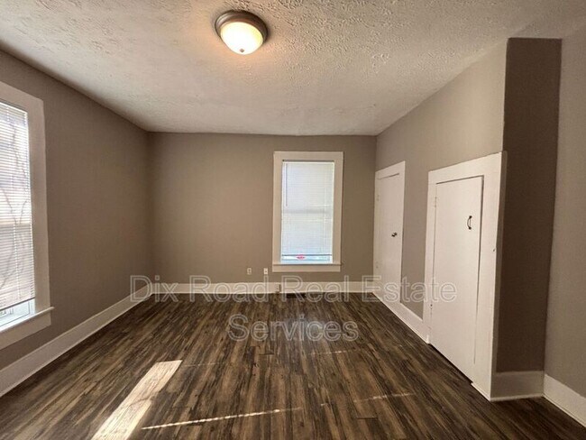 Building Photo - 609 Eighteenth Avenue