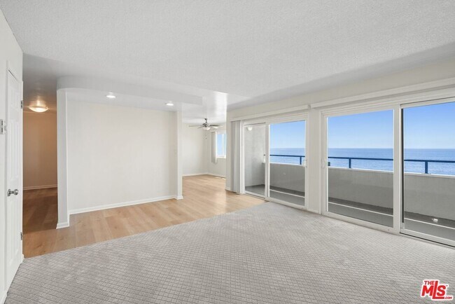 Building Photo - 18004 Coastline Dr