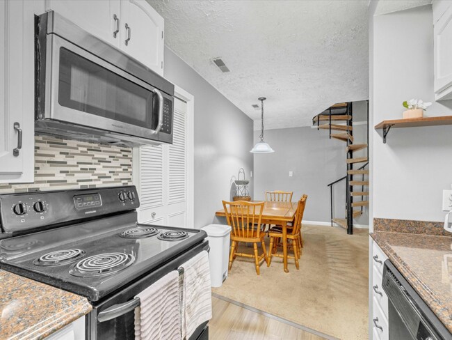 Building Photo - 4303 Loft Cove