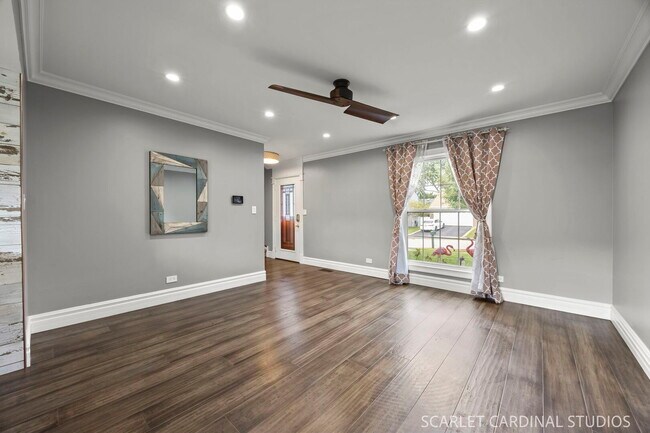 Building Photo - 309 Newport Ln