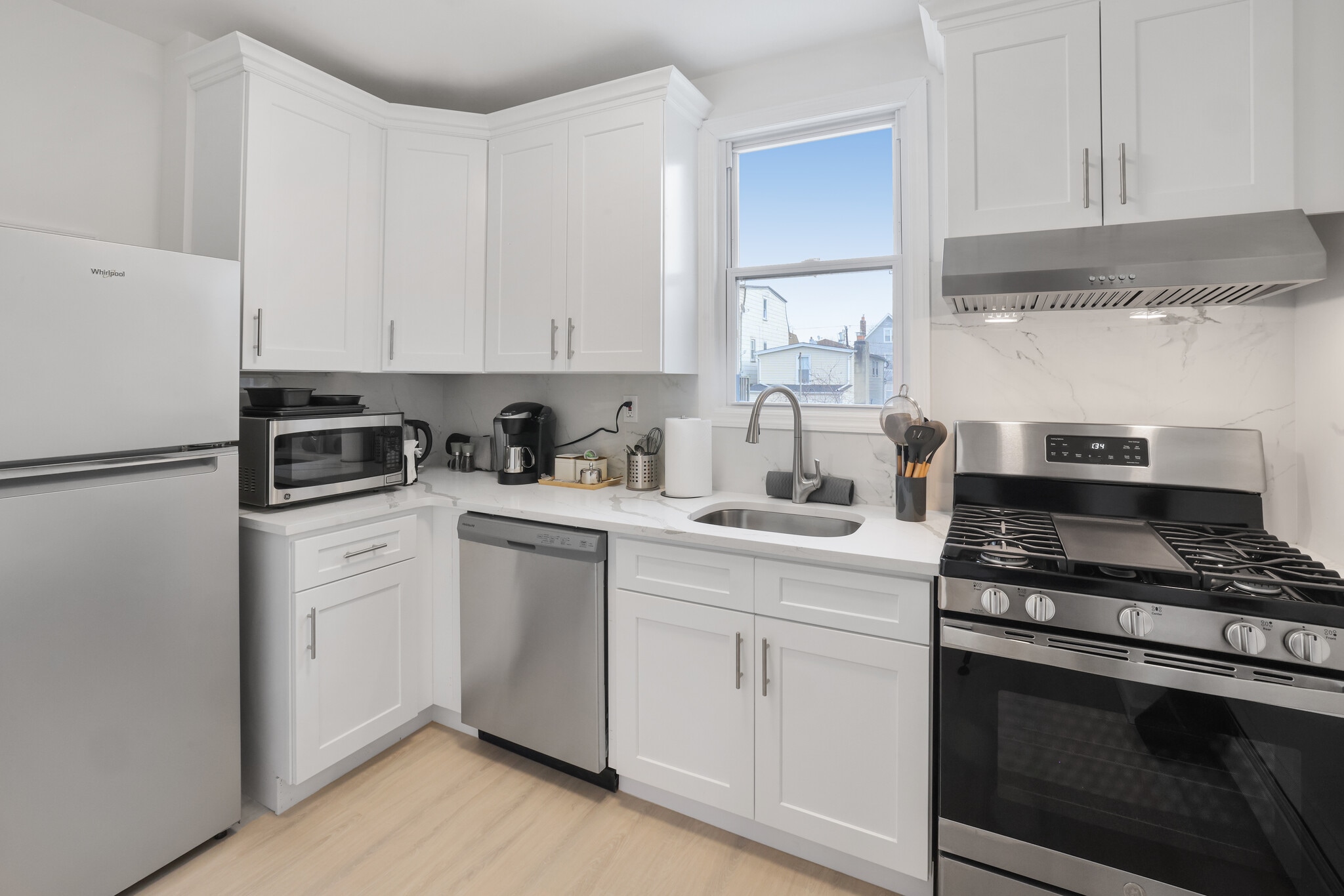 Building Photo - 126 Grant Ave