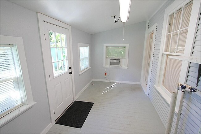 Building Photo - 1207 Ross St