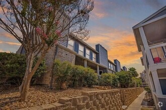 Building Photo - Silver Creek Apartments