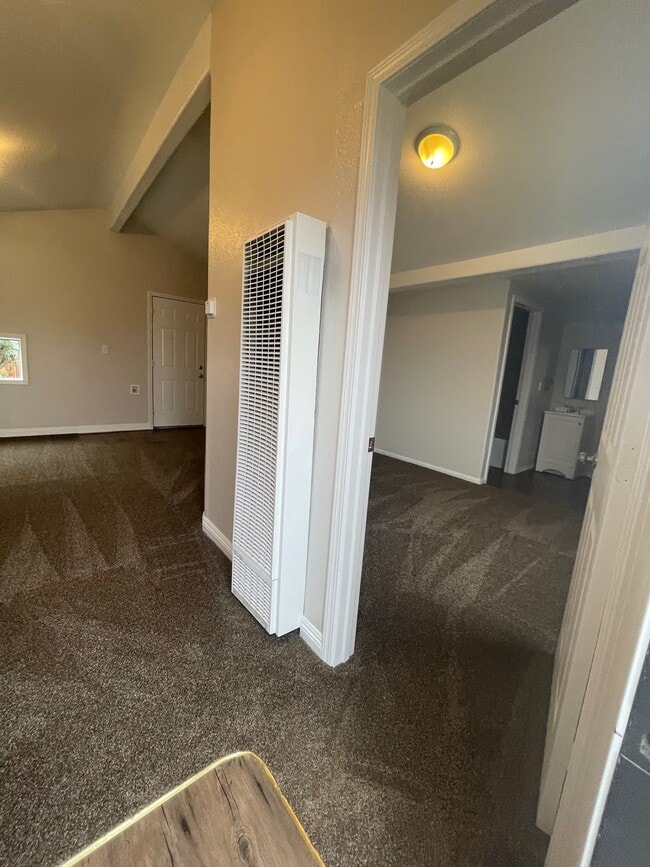 Building Photo - 410-412 S 7th St