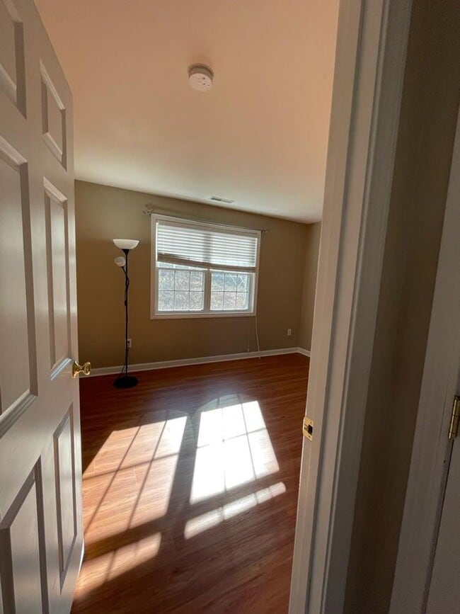 Building Photo - ? GORGEOUS COLONIAL – 4 BED / 2.5 BATH ?