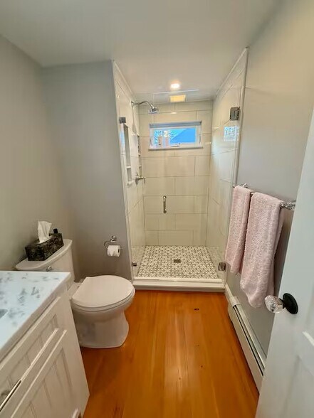 Bath - 38 Wychunas Ave