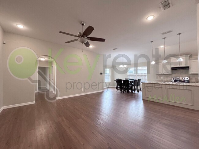 Building Photo - Beautiful 4bed/2bath home in Edinburg