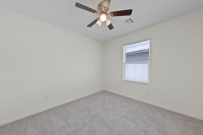 Building Photo - 412 Canary Song Dr