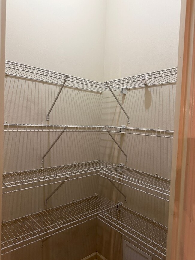 Building Photo - Beautiful Home on the Lake in Nicholson Lake Subdivision and Near LSU