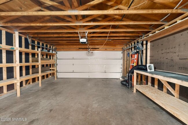 Building Photo - 8120 Ruidoso Rd NE