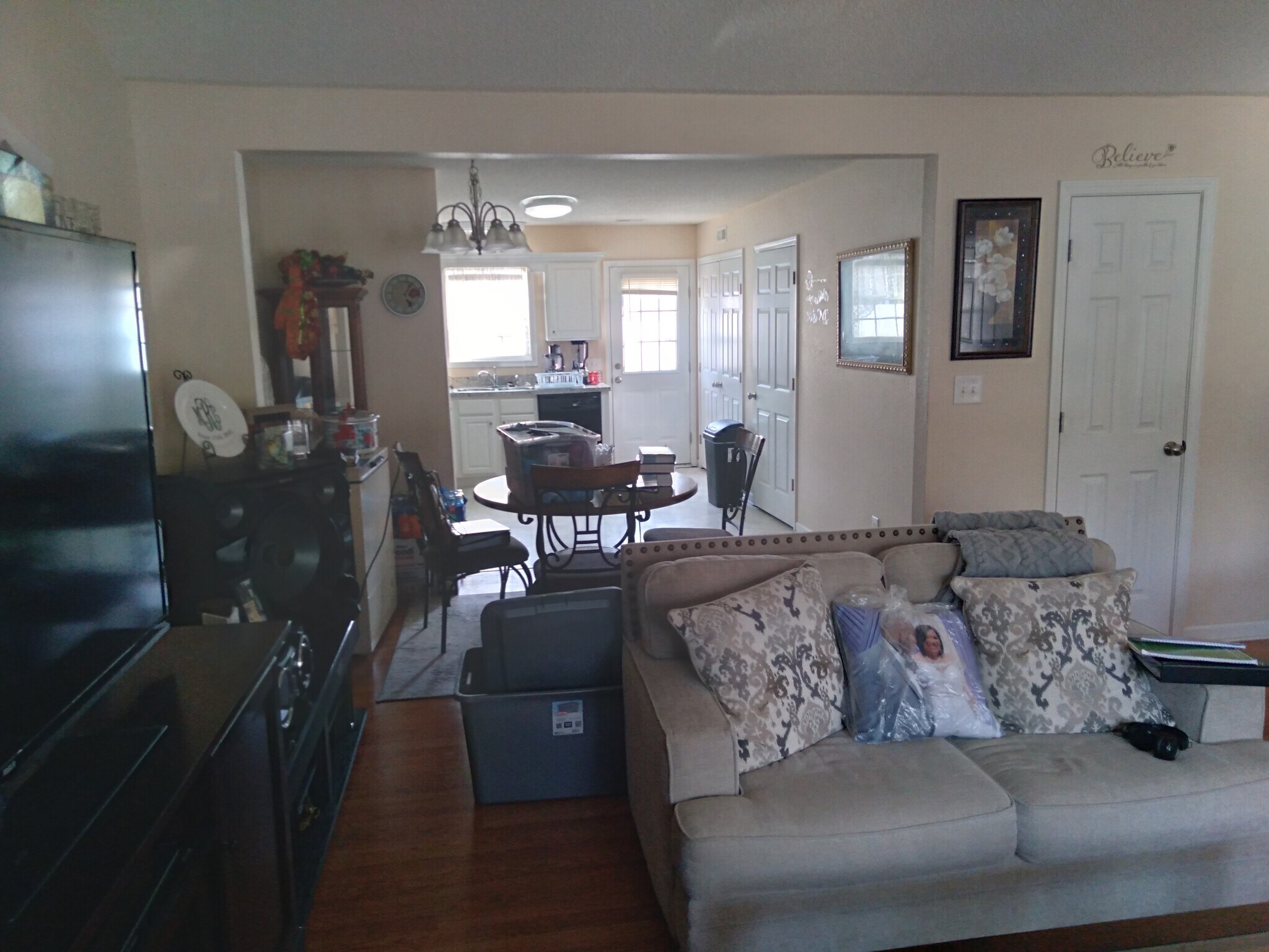 Living Room / Dining Area - 109 Smith St