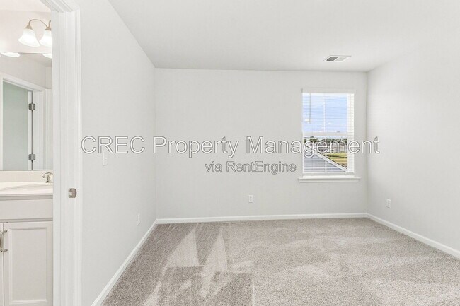 Building Photo - 123 Scout Dr