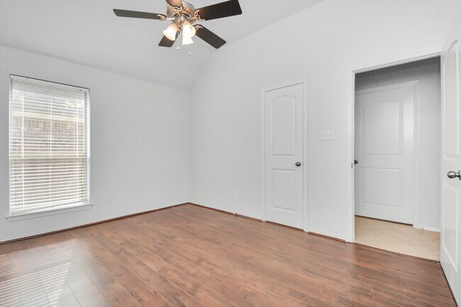 Building Photo - 2823 Woodland Glen Ln