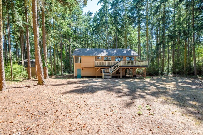 Building Photo - 1638 Fern Pl