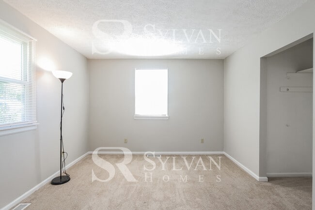 Building Photo - Fall in love with this 3BR, 2BA Home!