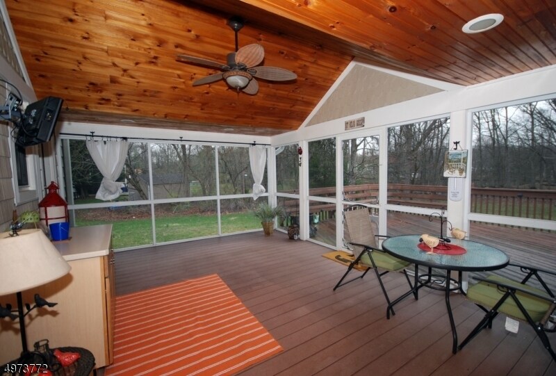 Screen Porch - 30 Madison St