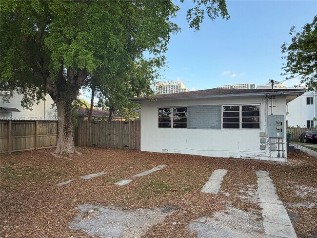 Building Photo - 3828 SW 29th St