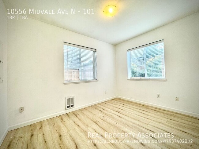 Building Photo - 10556 Midvale Ave N