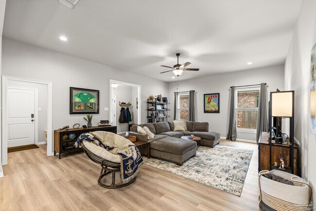 Building Photo - 4709 Sago Palm Cir