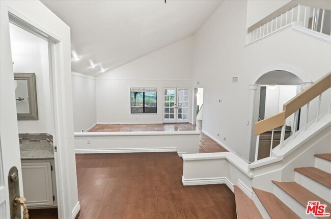 Building Photo - 24124 Mentry Dr