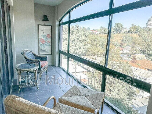 Building Photo - 171 E 3rd Ave