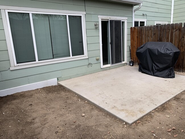 Building Photo - 755 Hailey Glenn View