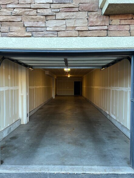 3 Car Garage - 1816 Montura Vw