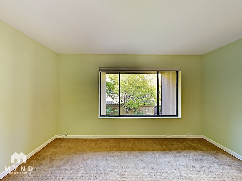 Building Photo - 2321 Swarthmore Dr