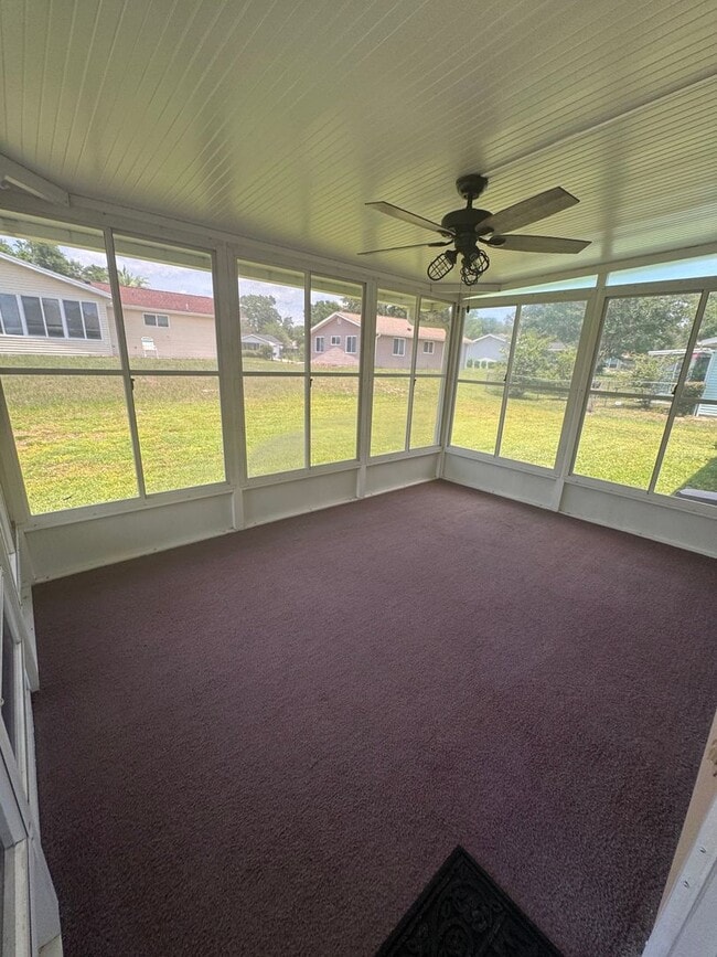 Building Photo - Charming 2/1 Home in Oak Run 55+ Community...