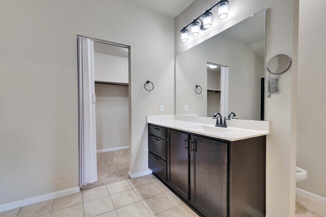 Building Photo - 116 Leona River Trl