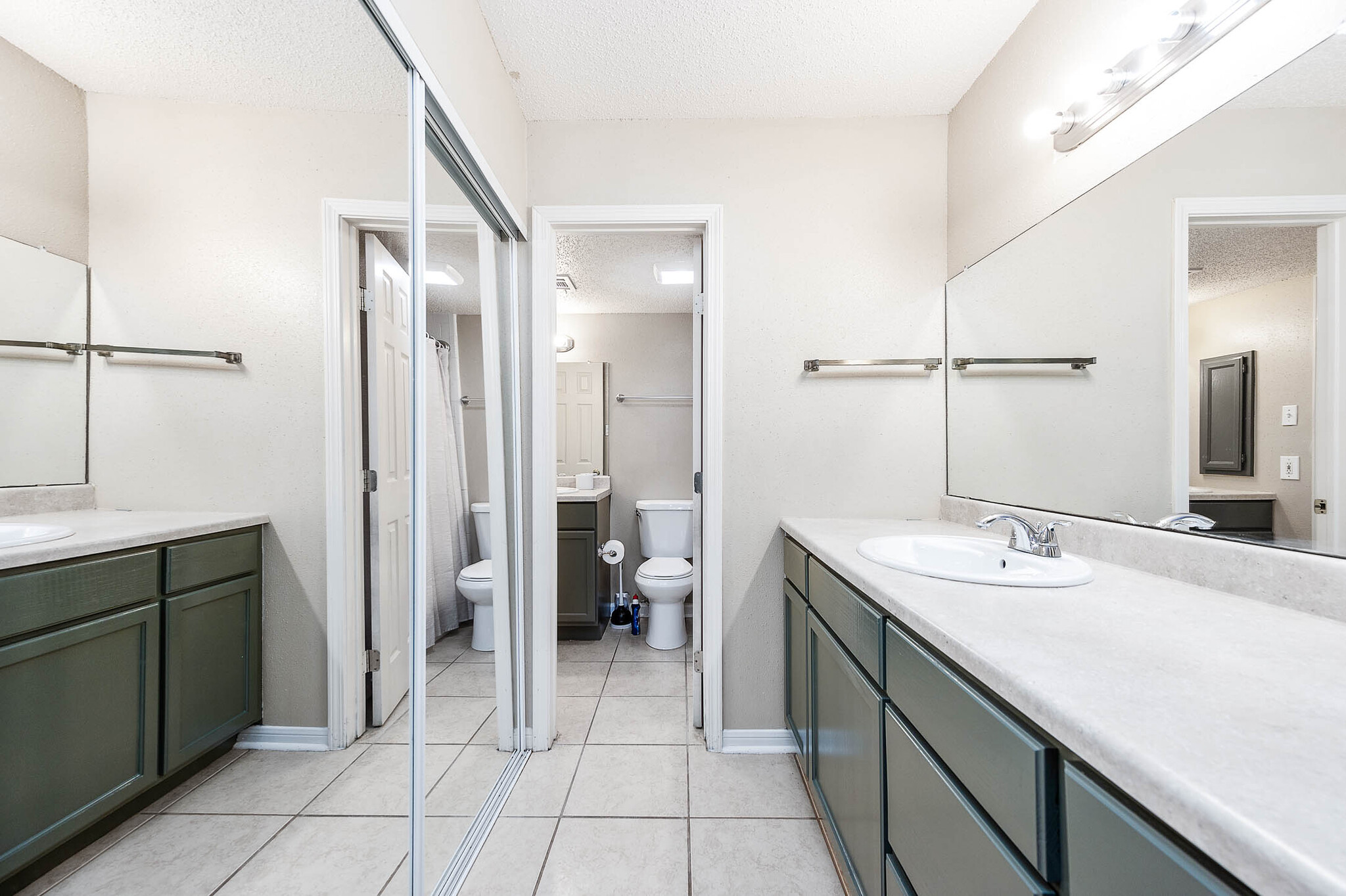 Downstairs Bathroom - 200 Pecan Dr