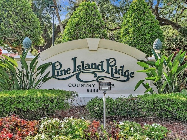 Building Photo - 9470 Poinciana Pl