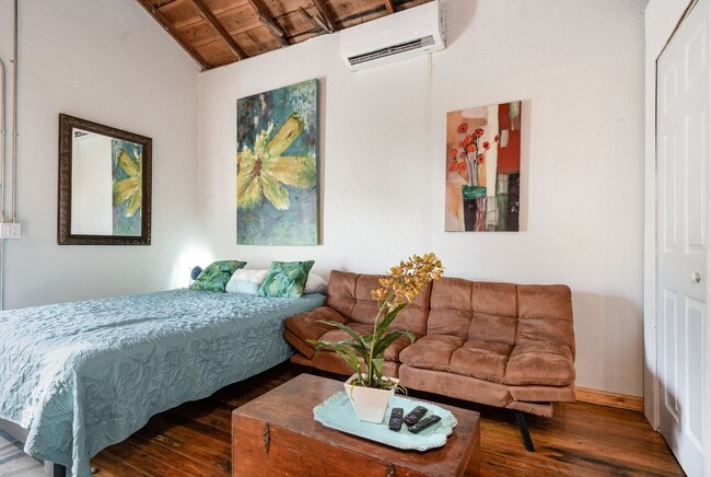 Building Photo - 1467 Guava Ave