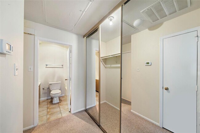 Building Photo - 2207 S Braeswood Blvd