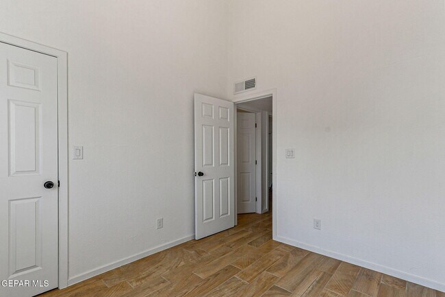 Building Photo - 3936 Tierra Arena Dr