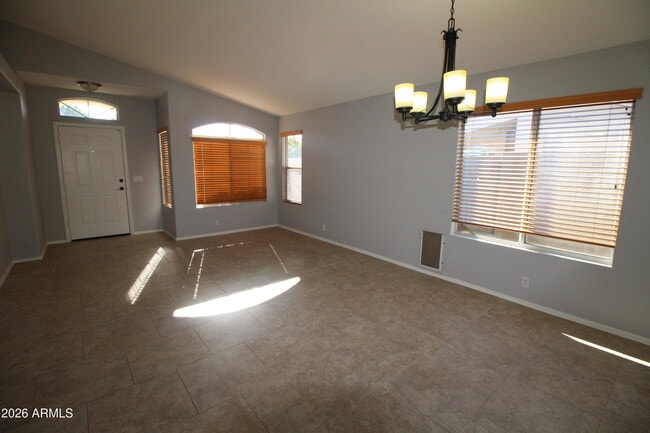 Building Photo - 1426 E Detroit St