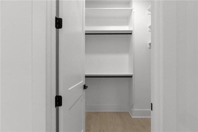 Building Photo - 409 Thunder Rd