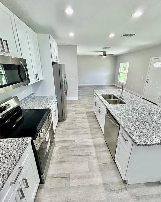 Kitchen - 710 W Beresford Rd