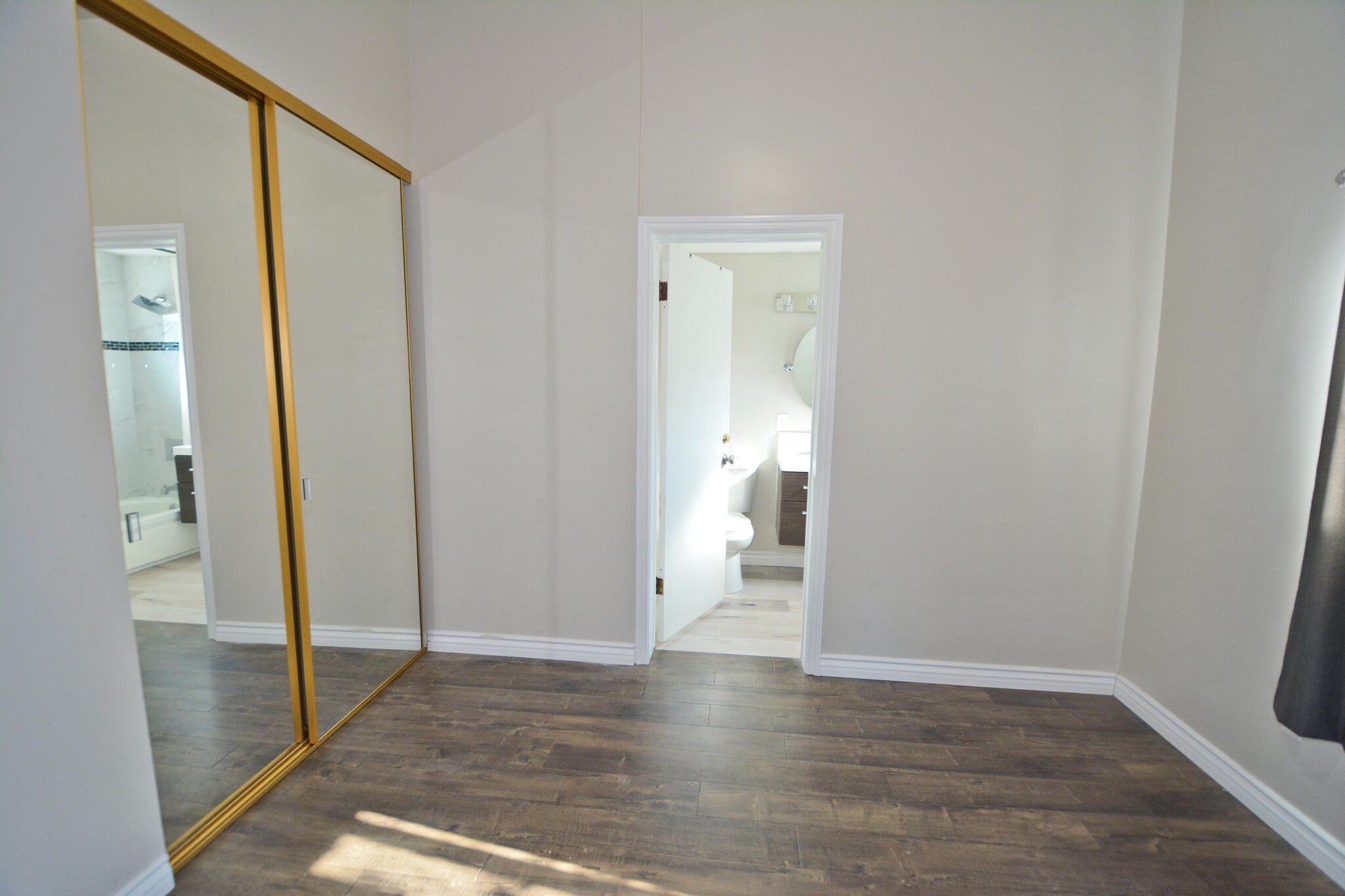 Building Photo - 9616 Gerald Ave