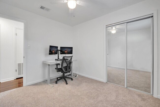 Building Photo - 890 Richardson Rd