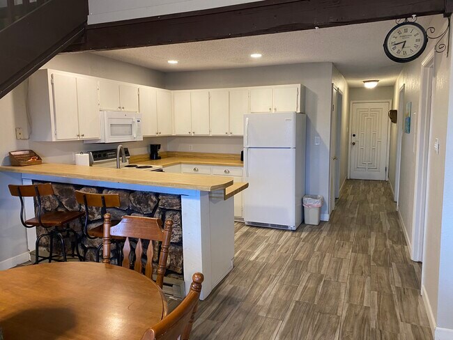 Building Photo - 417 Mechem Dr