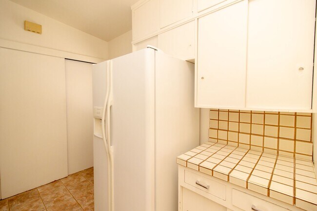 Building Photo - Spacious 2-Bedroom Home with Private Pool & Office In the Cove!
