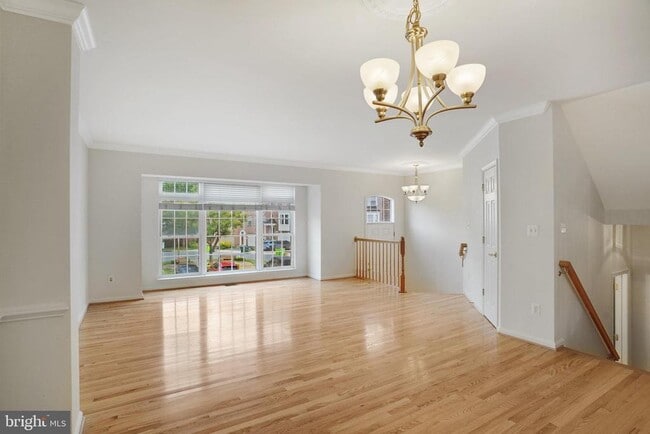 Building Photo - 4684 Carisbrooke Ln