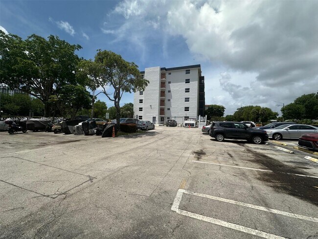Building Photo - 16851 NE 23rd Ave
