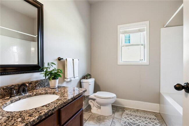 Building Photo - 6135 Formosa Ln
